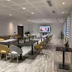 Brit Paris Orly Rungis 4*