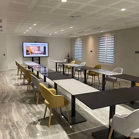 Brit Paris Orly Rungis 4*