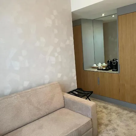 Brit Paris Orly Rungis