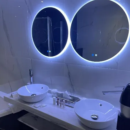 Brit Paris Orly Rungis