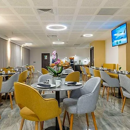 Brit Paris Orly Rungis 4*