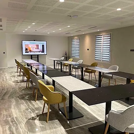 Brit Paris Orly Rungis 4*