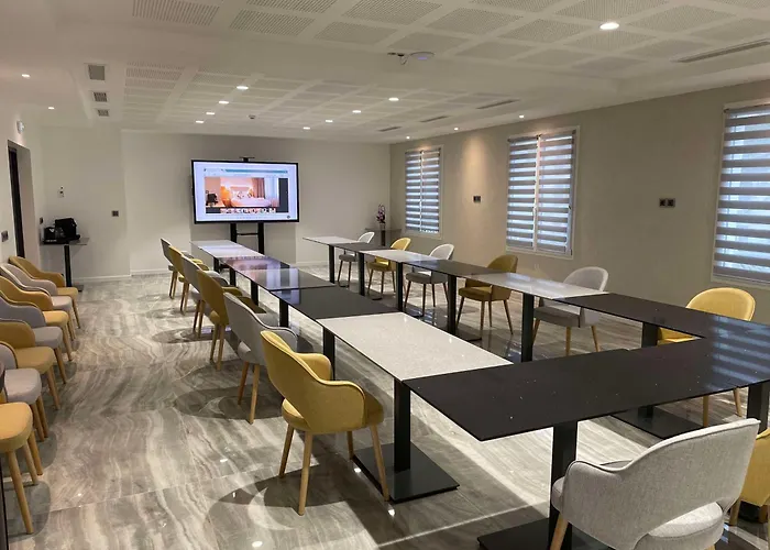 Brit Paris Orly Rungis 4*