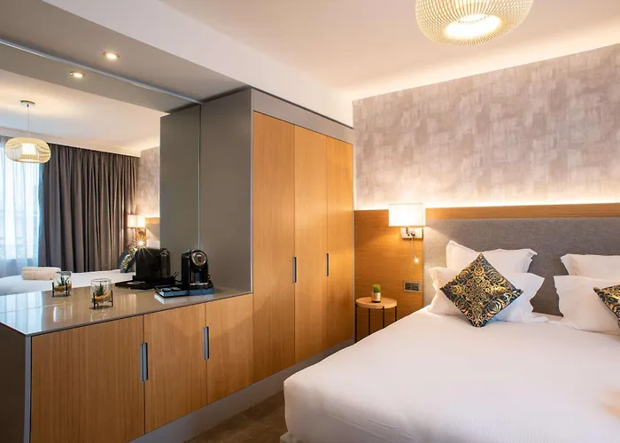 Brit Paris Orly Rungis 4* 티에